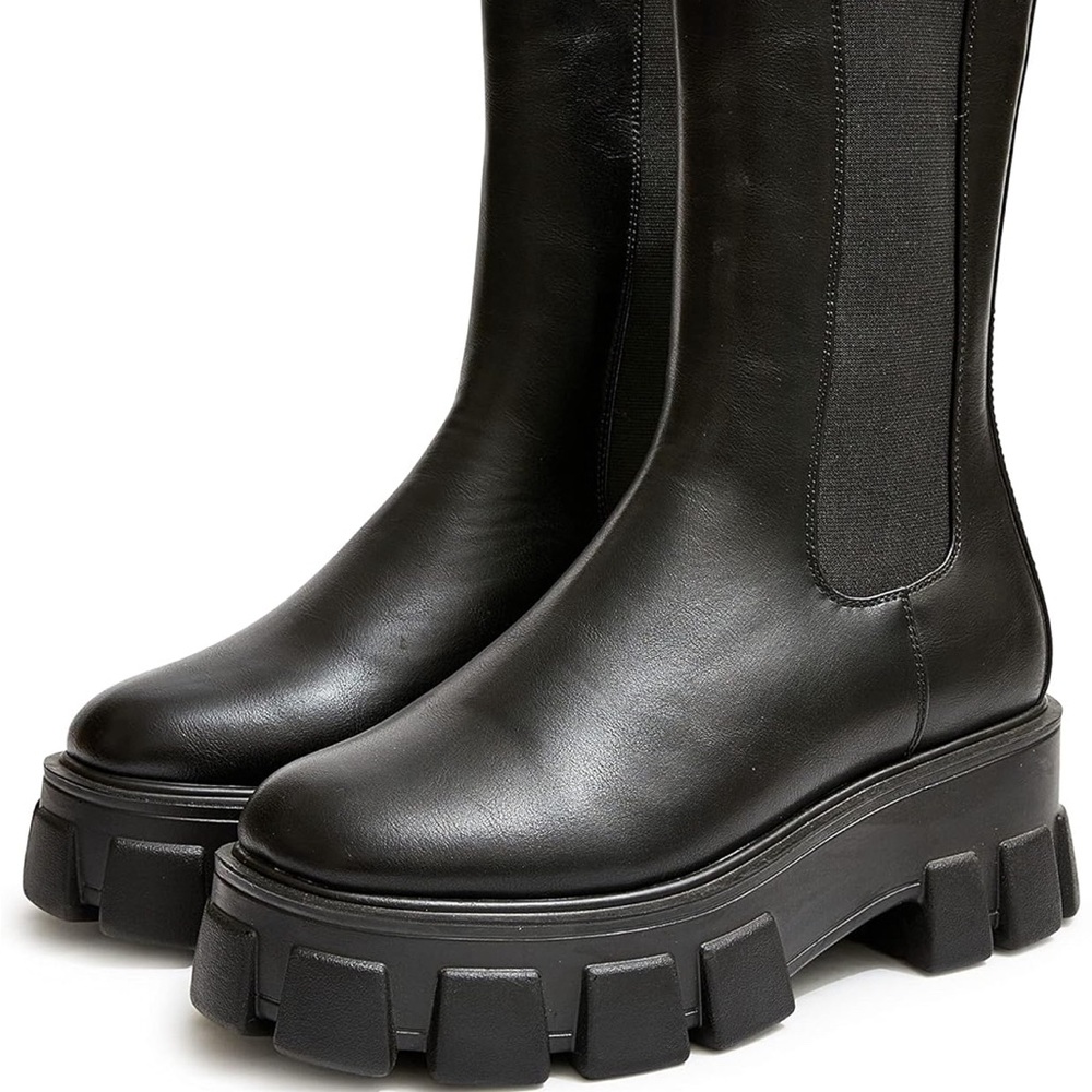 Limon Berry Black Chelsea Boots